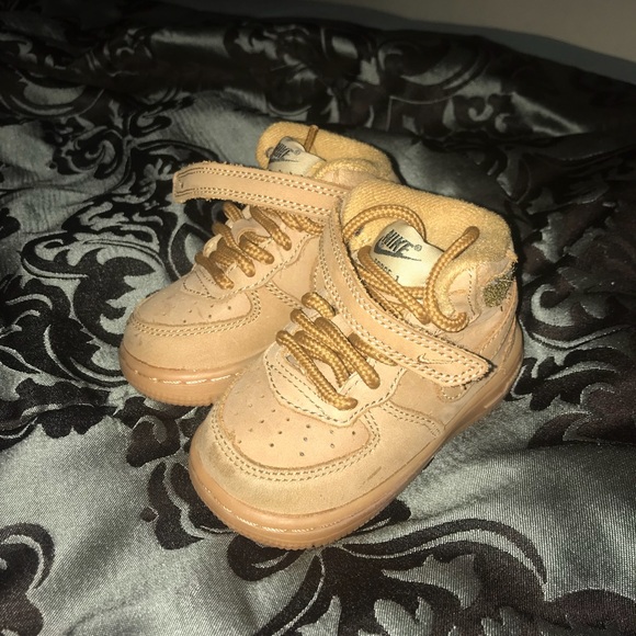 Air forces - Picture 3 of 5